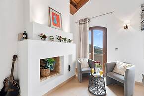 Luxurious Villa Liandri 600 m Resort