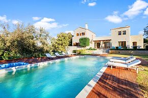 Luxurious Villa Liandri 600 m Resort