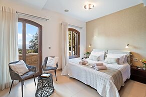 Luxurious Villa Liandri 600 m Resort