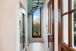 Luxurious Villa Liandri 600 m Resort