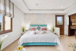 Luxurious Villa Liandri 600 m Resort