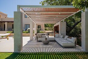 Luxurious Villa Liandri 600 m Resort