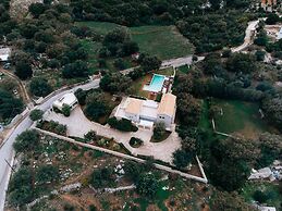 Luxurious Villa Liandri 600 m Resort