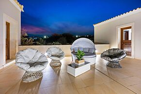 Luxurious Villa Liandri 600 m Resort