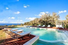 Luxurious Villa Liandri 600 m Resort
