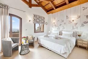 Luxurious Villa Liandri 600 m Resort