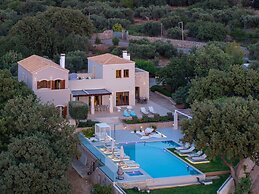 Luxurious Villa Liandri 600 m Resort