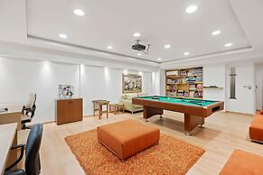 Luxurious Villa Liandri 600 m Resort