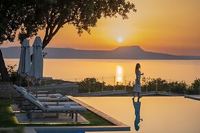 Luxurious Villa Liandri 600 m Resort