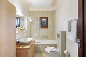 Luxurious Villa Liandri 600 m Resort