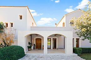 Luxurious Villa Liandri 600 m Resort