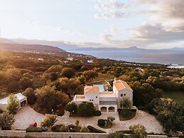 Luxurious Villa Liandri 600 m Resort