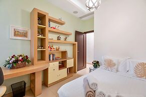 Luxurious Villa Liandri 600 m Resort