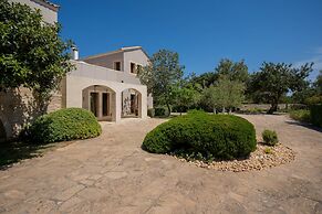 Luxurious Villa Liandri 600 m Resort