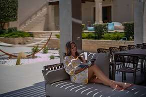 Luxurious Villa Liandri 600 m Resort