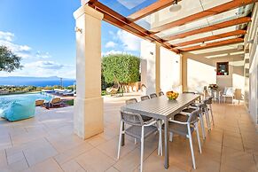 Luxurious Villa Liandri 600 m Resort