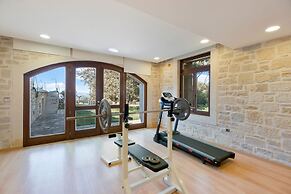 Luxurious Villa Liandri 600 m Resort