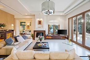 Luxurious Villa Liandri 600 m Resort