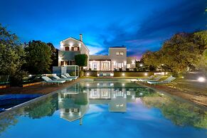 Luxurious Villa Liandri 600 m Resort