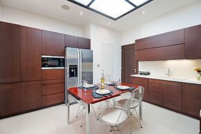 Luxurious Villa Liandri 600 m Resort