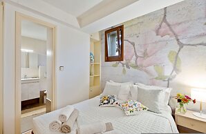 Luxurious Villa Liandri 600 m Resort