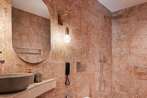 La Montre Luxury Boutique Suites