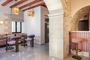 La Montre Luxury Boutique Suites