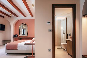 La Montre Luxury Boutique Suites