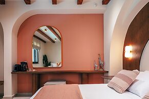 La Montre Luxury Boutique Suites