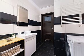 Działkowa Apartment Chorzów by Renters