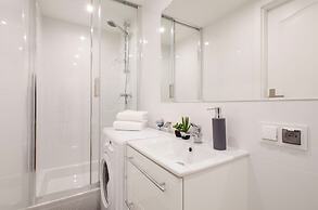 Lumina bright apart next to Fabryczna