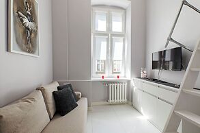 Lumina bright apart next to Fabryczna