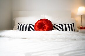 Modern Tower Bridge 2BR Town House