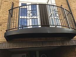 Modern Tower Bridge 2BR Town House