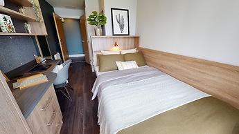 Student Only, Ensuite Room in a Apartment