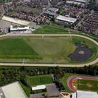 4 Bed Homely Retreat - Wolverhampton