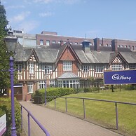 Sevenstays Broadway Residences - One Bedroom