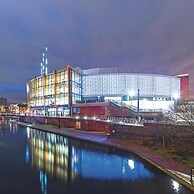 Sevenstays Broadway Residences - One Bedroom