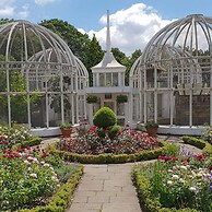 Sevenstays Broadway Residences - One Bedroom