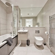 Modern Comfort: Seven Stays Broadoaks