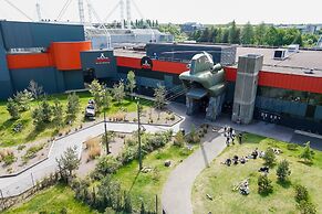 1 Bed With Parking - NEC / BHX / 15 Mins to Bham