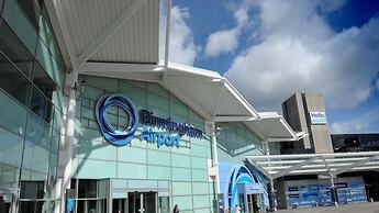 1 Bed With Parking - NEC / BHX / 15 Mins to Bham