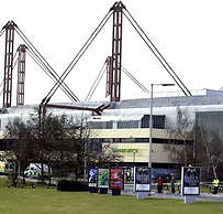 1 Bed With Parking - NEC / BHX / 15 Mins to Bham