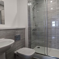 Luxury 2 Bed Apt - 15 Mins to Central Birmingham