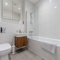 Contemporary 2 Bed Apartment Solihull NEC BHX