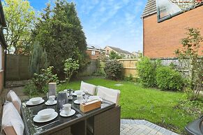 Deluxe 7 Bedroom Property in Solihull