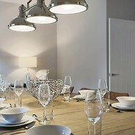 Deluxe 7 Bedroom Property in Solihull