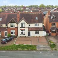 Deluxe 7 Bedroom Property in Solihull
