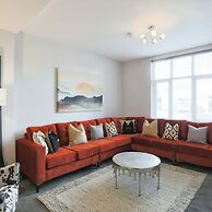 Deluxe 7 Bedroom Property in Solihull