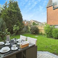 Deluxe 7 Bedroom Property in Solihull